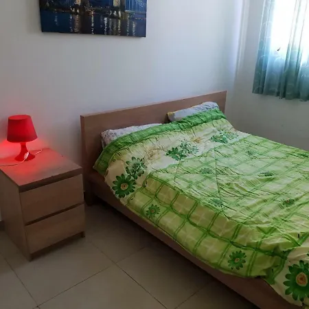 Apartment 3 Bedrooms Flat At *
