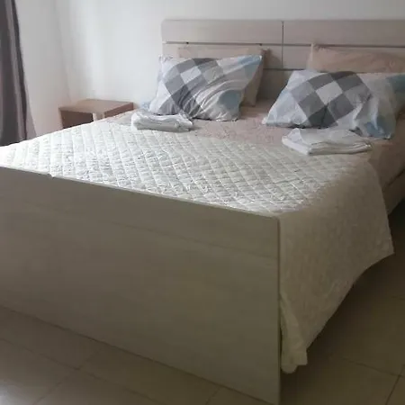 3 Bedrooms Flat At Apartment *