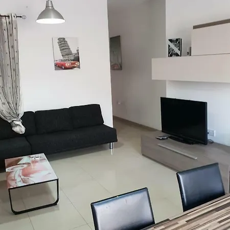 3 Bedrooms Flat At Appartement