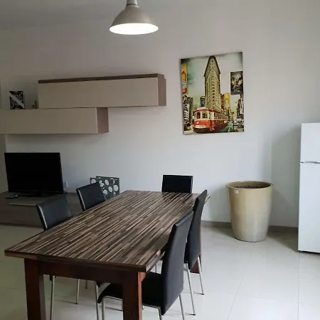 3 Bedrooms Flat At Appartement